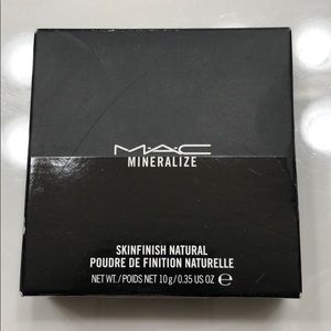 NWB MAC Mineralized Skin Finish Medium Plus